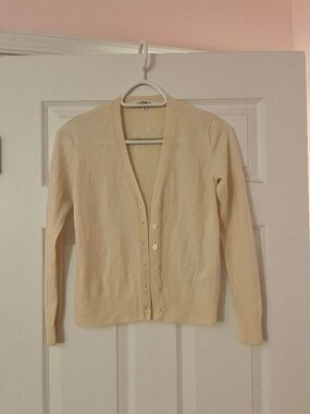Uniqlo 100% wool cardigan beige